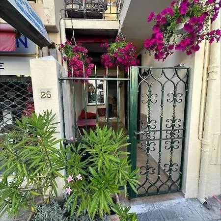 Hostel Crew Key West Antibes