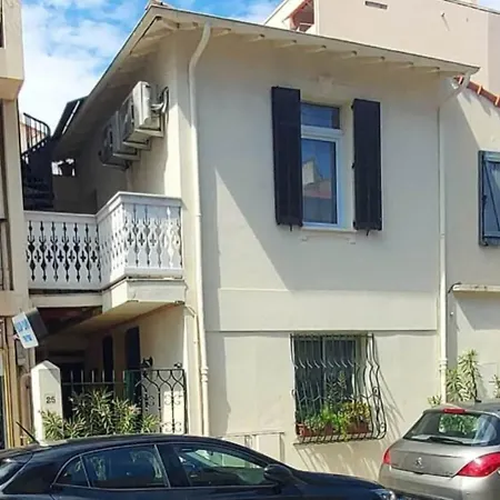 Crew Key West Hostel